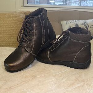Propet Rich Brown Lace-Up Ankle Boots